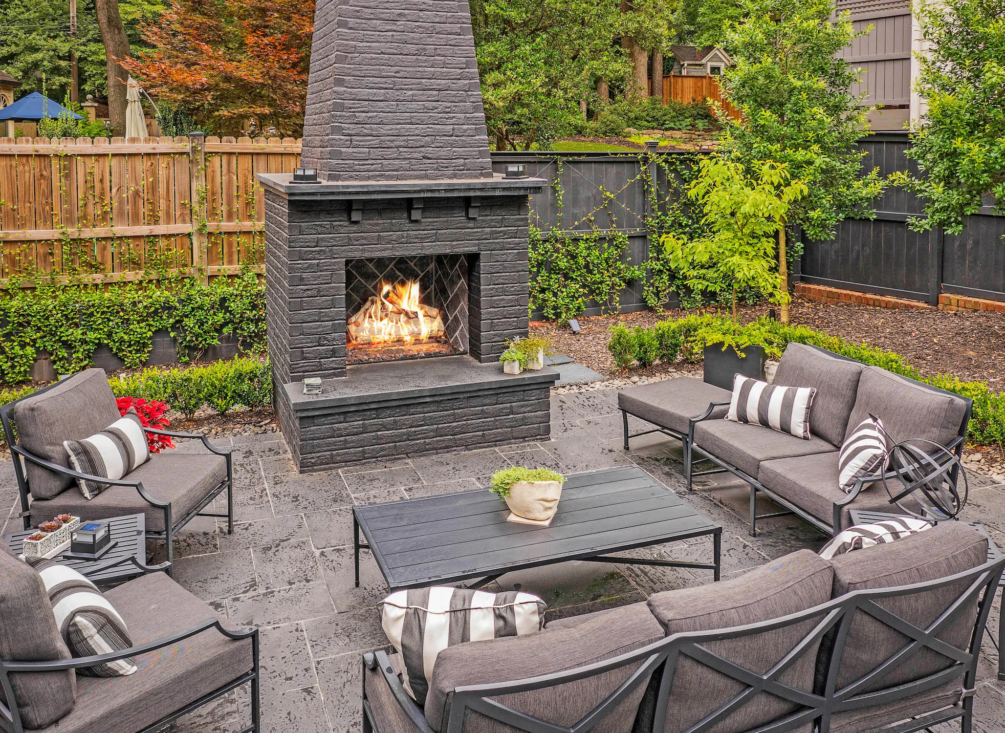 VALONGO BLACK™ Natural Cleft 5 cm Exterior Fireplace, Heart & More